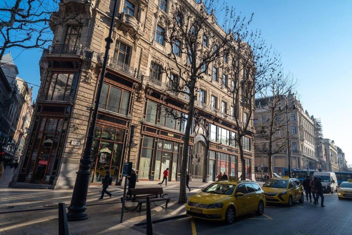 Convenient Apartment In The Heart Of Downtown Budapest Extérieur photo
