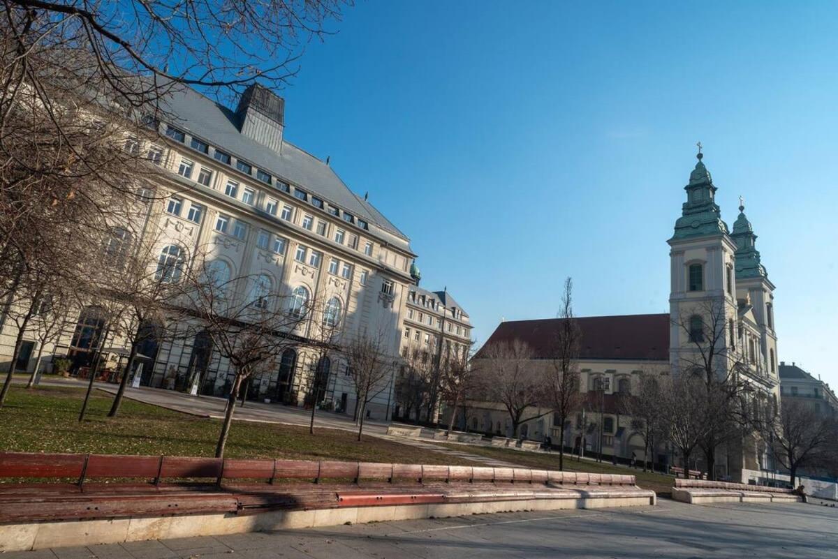 Convenient Apartment In The Heart Of Downtown Budapest Extérieur photo