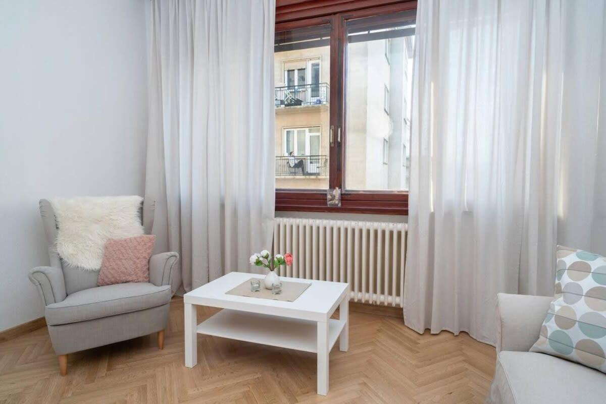 Convenient Apartment In The Heart Of Downtown Budapest Extérieur photo